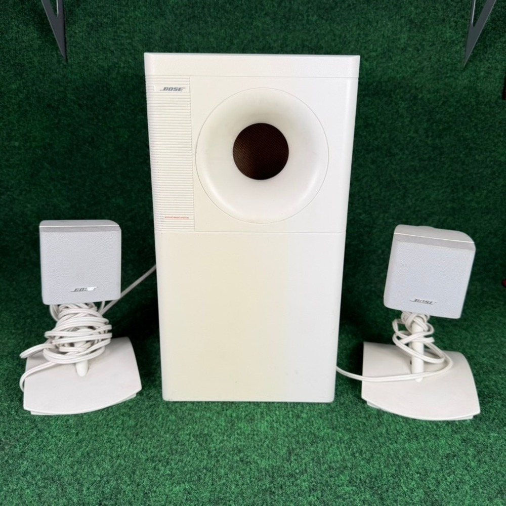 Bose Acoustimass 3 Series IV Speaker System White Bass Module & 2 Cube Speakers